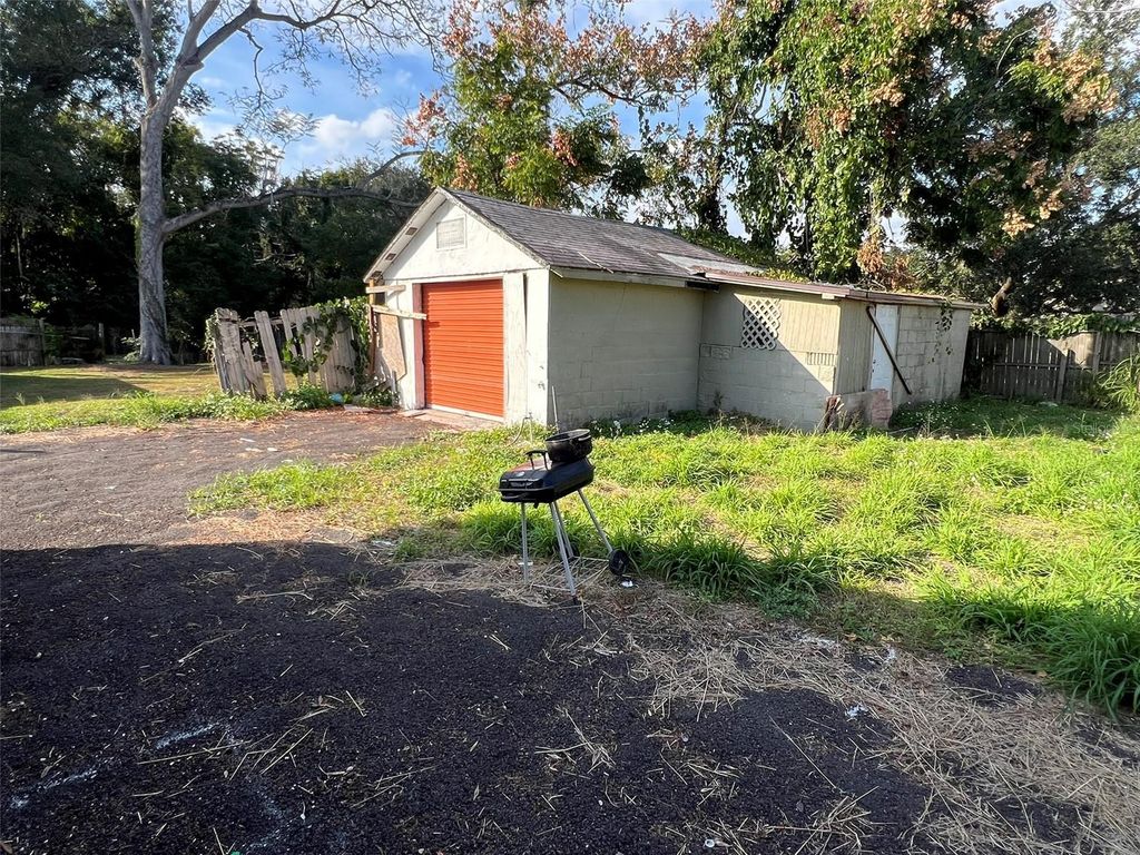 Image 25 of property listing at 1307 W KALEY AVENUE, Orlando, FL 32805