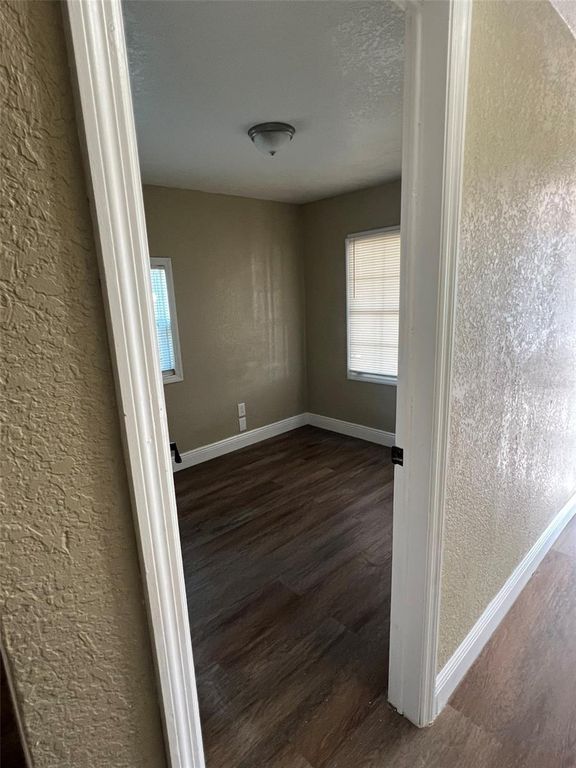 Image 5 of property listing at 1307 W KALEY AVENUE, Orlando, FL 32805