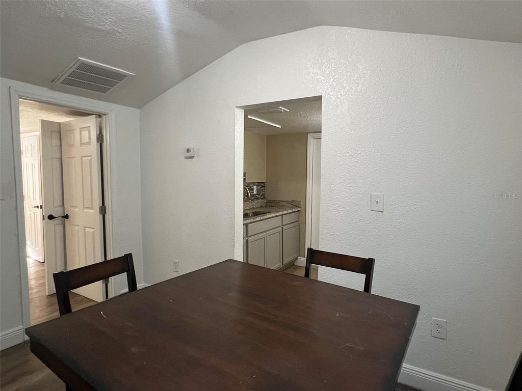 Image 10 of property listing at 1307 W KALEY AVENUE, Orlando, FL 32805