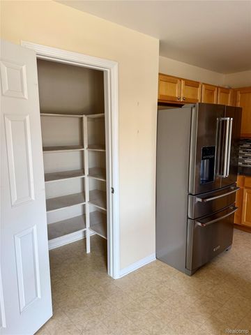 35472 Grant Street, New Baltimore, MI 48047