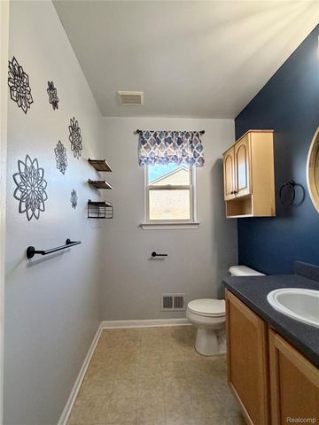 35472 Grant Street, New Baltimore, MI 48047