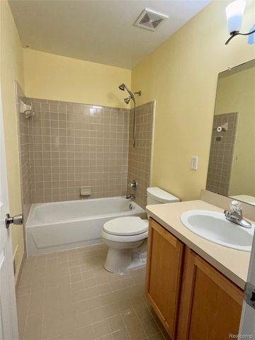 35472 Grant Street, New Baltimore, MI 48047