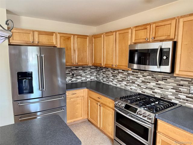 35472 Grant Street, New Baltimore, MI 48047