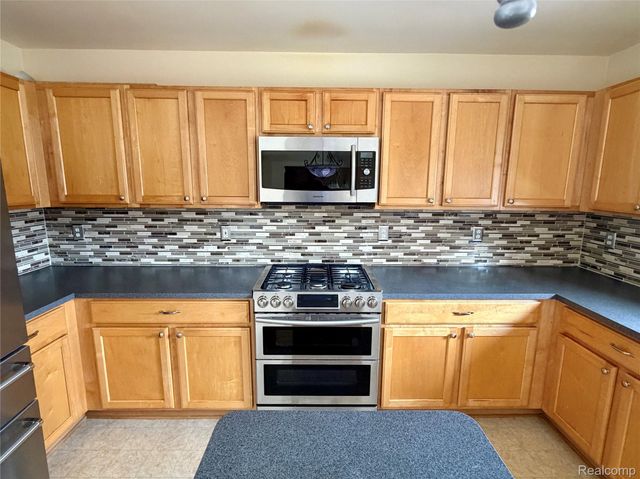 35472 Grant Street, New Baltimore, MI 48047