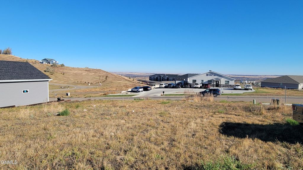 2909 Jude Lane NW, Mandan, ND 58554 photo 4