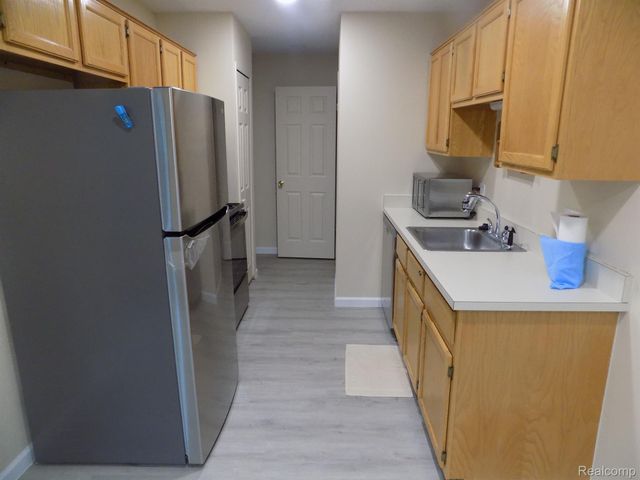 40043 CROSSWINDS, Novi, MI 48375