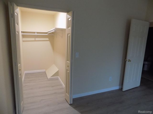 40043 CROSSWINDS, Novi, MI 48375