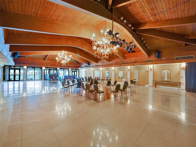 1950 S Ocean Dr LE, Hallandale Beach, FL 33009
