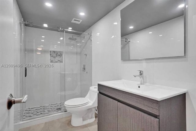 1950 S Ocean Dr LE, Hallandale Beach, FL 33009