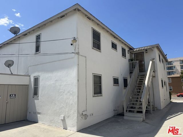 8906 Reading Avenue, Los Angeles, CA 90045