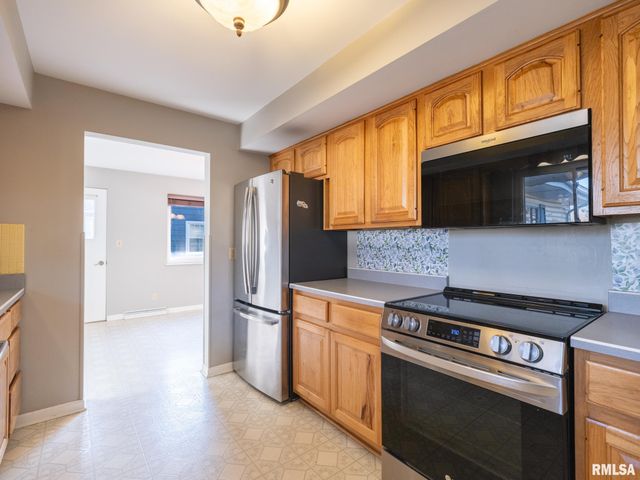 2523 N ROCKWOOD Drive, Peoria, IL 61604