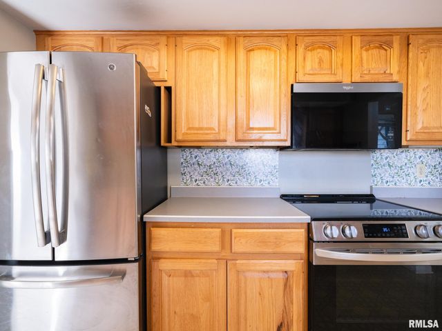 2523 N ROCKWOOD Drive, Peoria, IL 61604