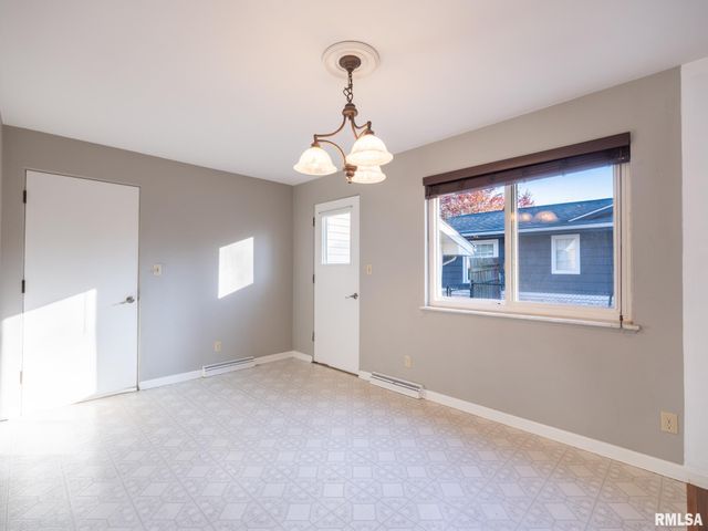 2523 N ROCKWOOD Drive, Peoria, IL 61604