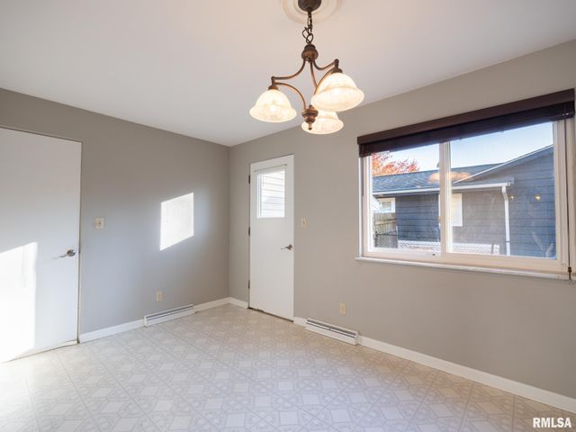 2523 N ROCKWOOD Drive, Peoria, IL 61604