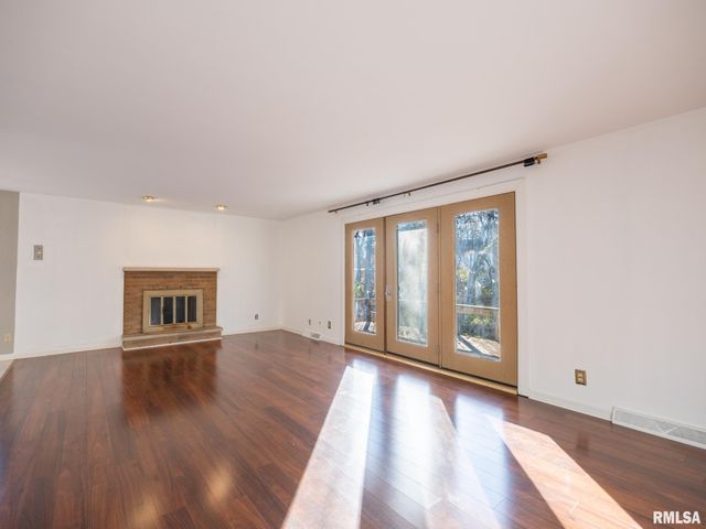 2523 N ROCKWOOD Drive, Peoria, IL 61604