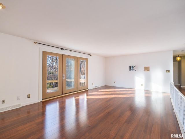 2523 N ROCKWOOD Drive, Peoria, IL 61604