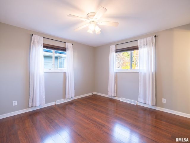 2523 N ROCKWOOD Drive, Peoria, IL 61604