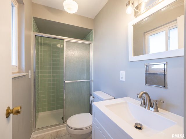 2523 N ROCKWOOD Drive, Peoria, IL 61604