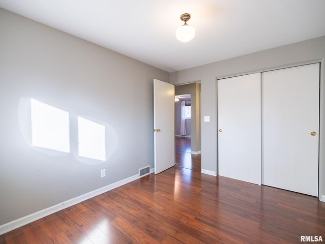 2523 N ROCKWOOD Drive, Peoria, IL 61604