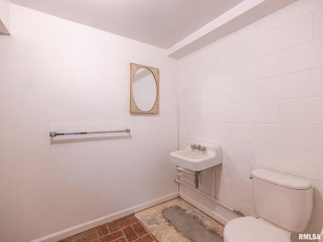 2523 N ROCKWOOD Drive, Peoria, IL 61604