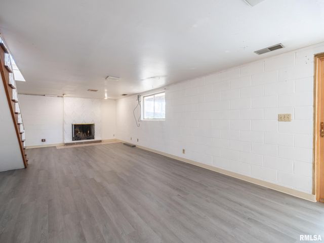 2523 N ROCKWOOD Drive, Peoria, IL 61604