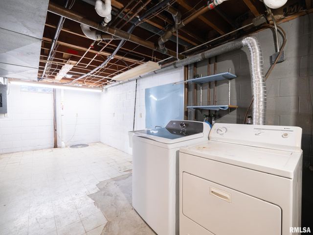 2523 N ROCKWOOD Drive, Peoria, IL 61604