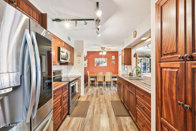 10613 W BURNS Drive, Sun City, AZ 85351