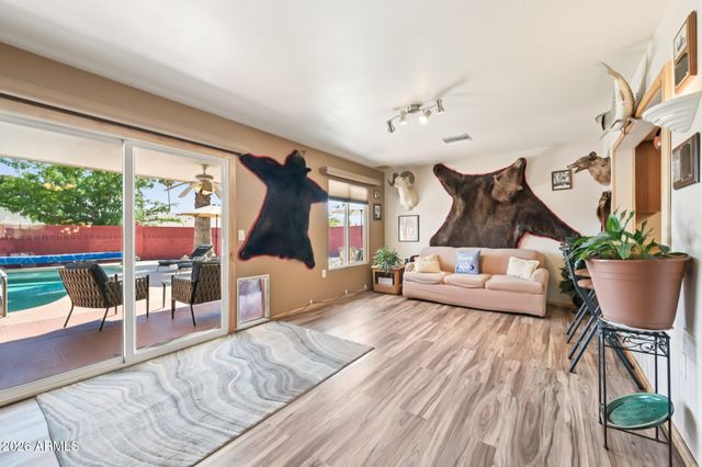 10613 W BURNS Drive, Sun City, AZ 85351