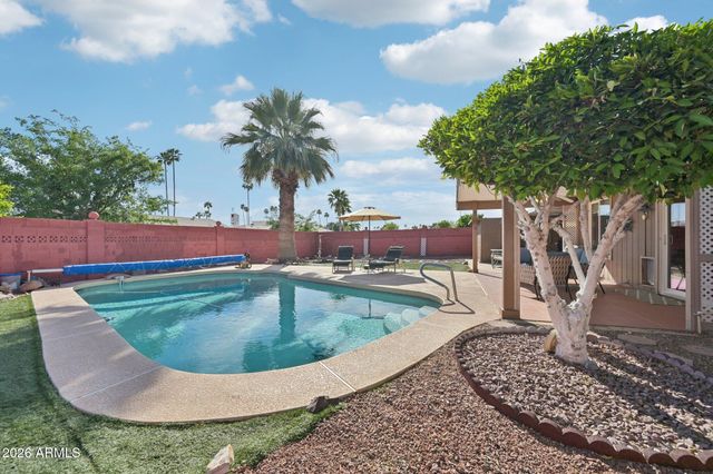10613 W BURNS Drive, Sun City, AZ 85351