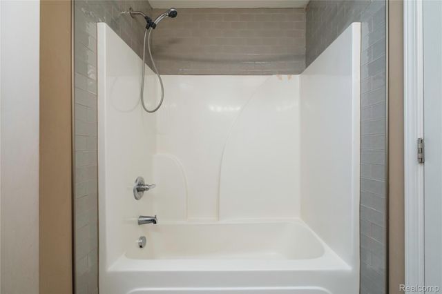 14183 Shamrock Drive, Redford Charter Township, MI 48239