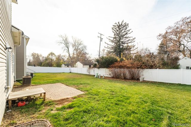 14183 Shamrock Drive, Redford Charter Township, MI 48239