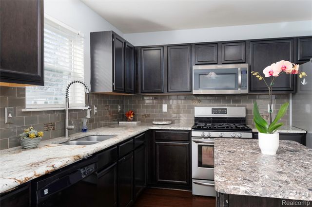 14183 Shamrock Drive, Redford Charter Township, MI 48239