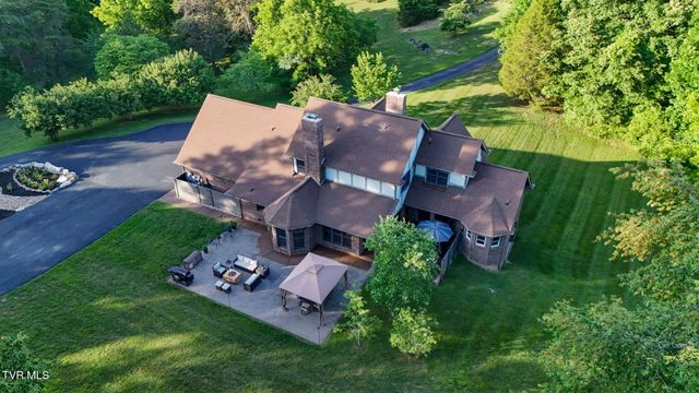 420 Fairway Estates Drive, Blountville, TN 37617