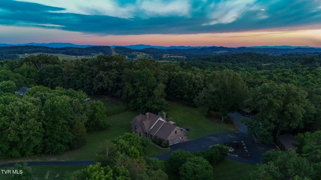 420 Fairway Estates Drive, Blountville, TN 37617