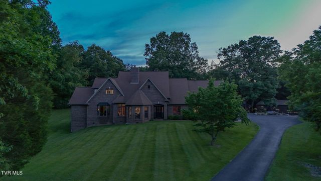 420 Fairway Estates Drive, Blountville, TN 37617