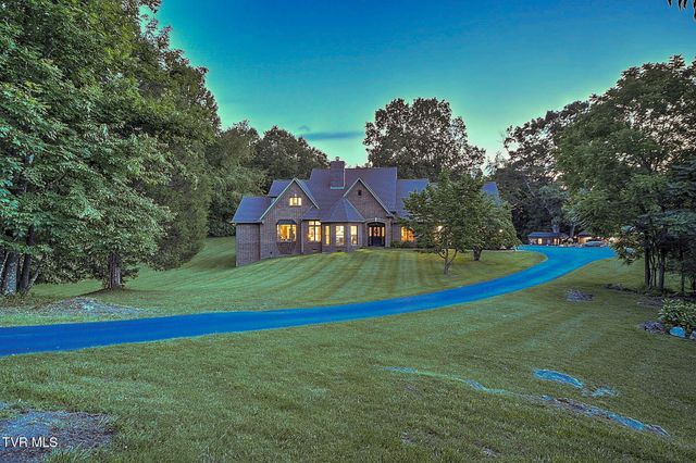 420 Fairway Estates Drive, Blountville, TN 37617