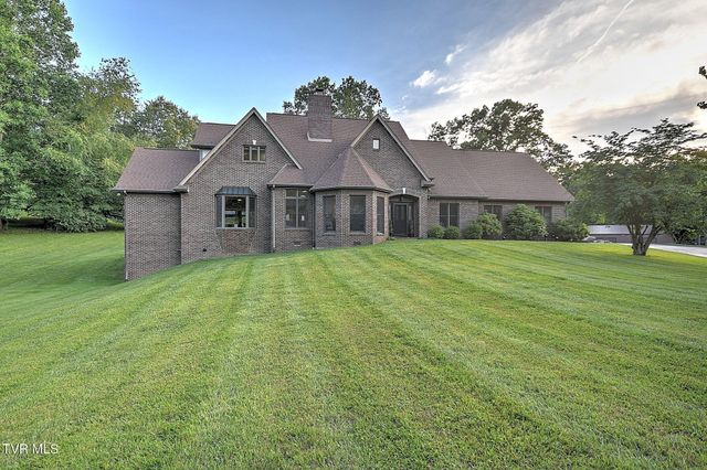 420 Fairway Estates Drive, Blountville, TN 37617