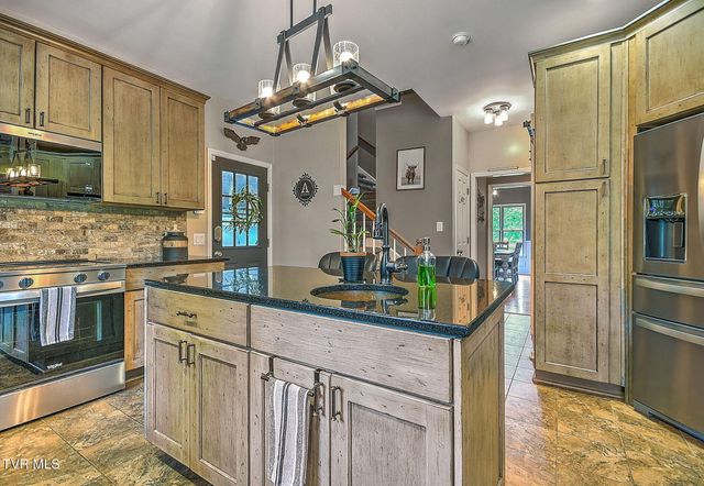 420 Fairway Estates Drive, Blountville, TN 37617