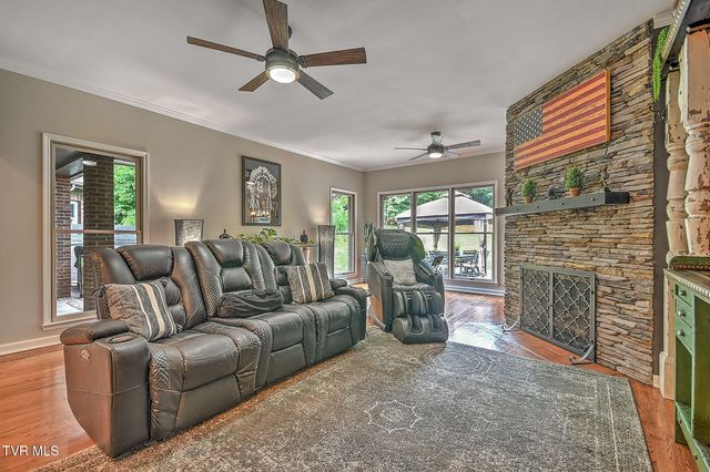 420 Fairway Estates Drive, Blountville, TN 37617