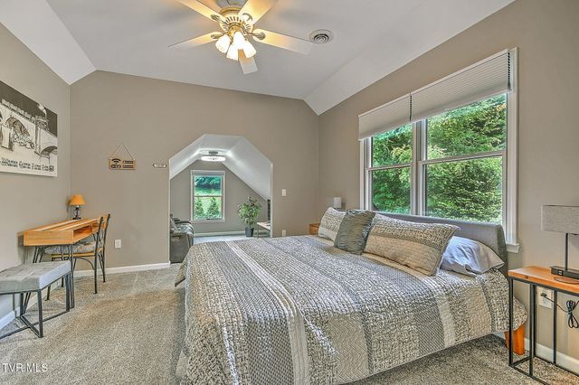 420 Fairway Estates Drive, Blountville, TN 37617