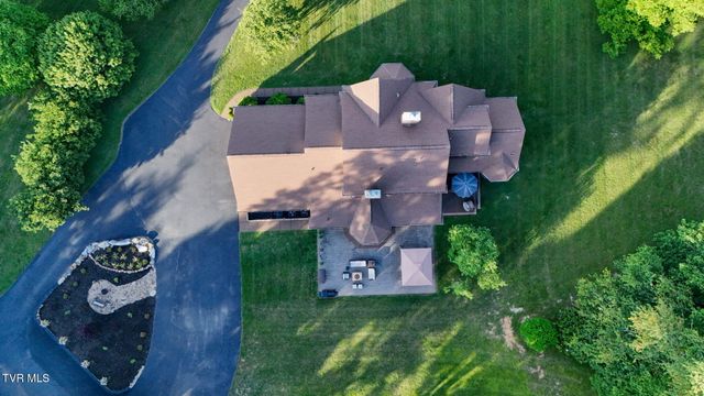 420 Fairway Estates Drive, Blountville, TN 37617