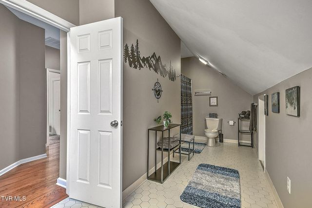 420 Fairway Estates Drive, Blountville, TN 37617