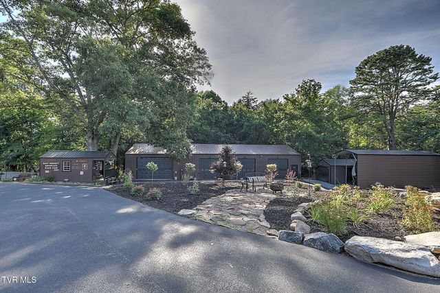 420 Fairway Estates Drive, Blountville, TN 37617