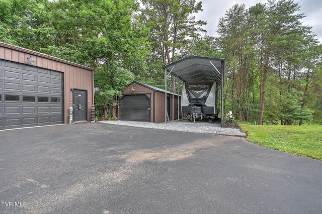 420 Fairway Estates Drive, Blountville, TN 37617