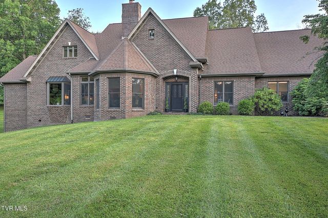 420 Fairway Estates Drive, Blountville, TN 37617