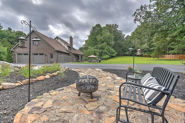 420 Fairway Estates Drive, Blountville, TN 37617