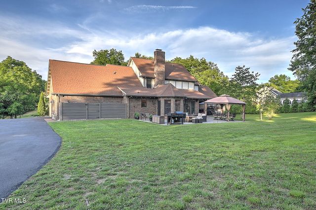 420 Fairway Estates Drive, Blountville, TN 37617