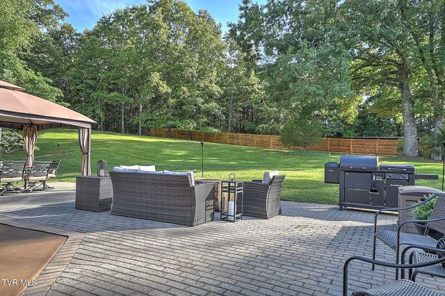 420 Fairway Estates Drive, Blountville, TN 37617