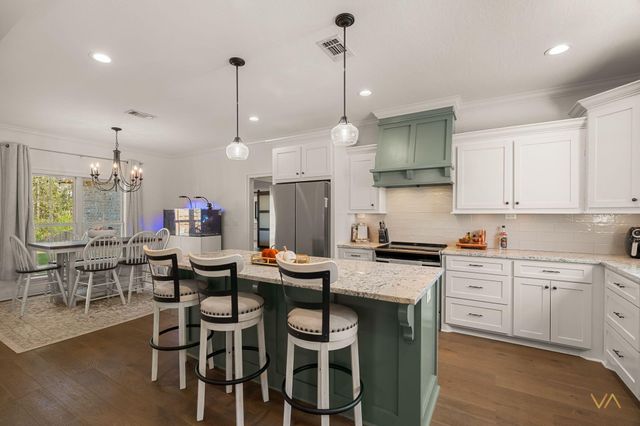 65 W Cadbury Ln., Hattiesburg, MS 39402