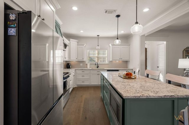 65 W Cadbury Ln., Hattiesburg, MS 39402